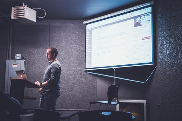 Presenting the dos and don'ts for effective data visuals